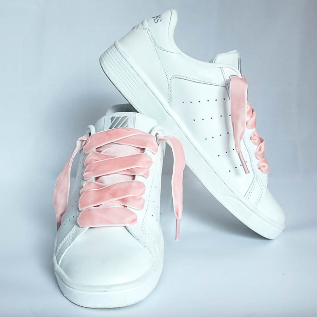 lacets velours rose