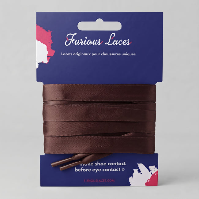Lacets satin marron dans leur packaging en carton Furious Laces